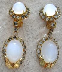 White (chalk Or Milk) Cabochons Plastic Earrings Clip
