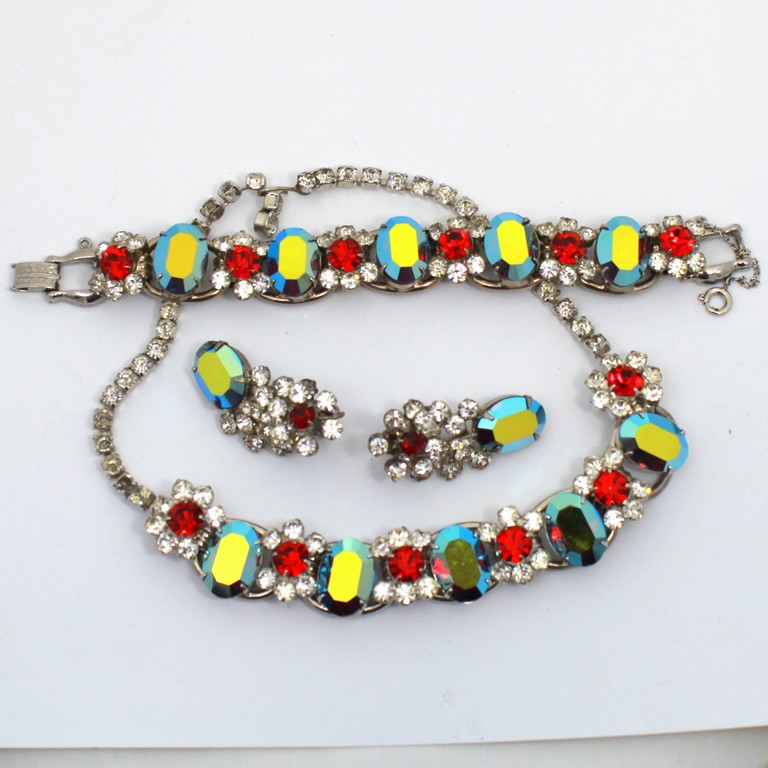 Front view of AB Oval Bracelet 5 Link