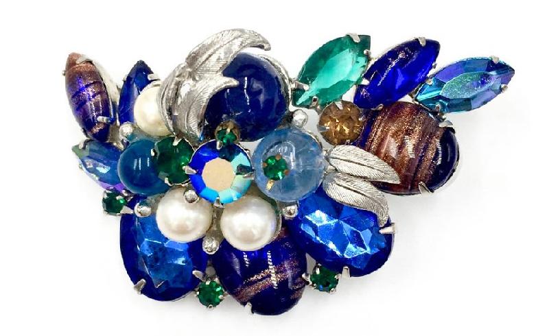 Front view of Multiple Colors Cabochons Pearl Brooch