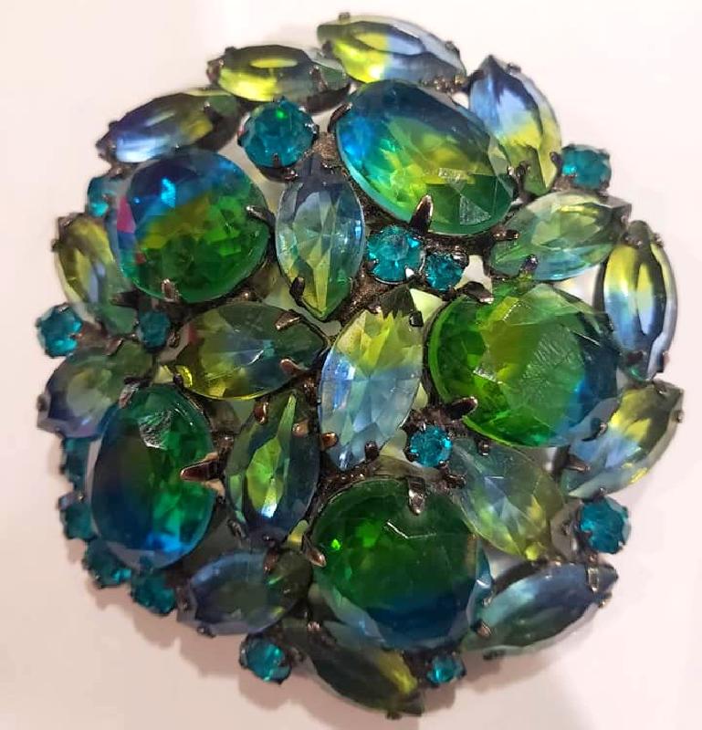 Front view of Blue Oval Givre Brooch