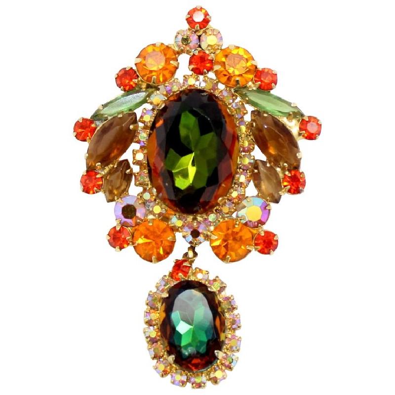 Front view of Fall Oval Multi-Color/Shaded Pin Pendant
