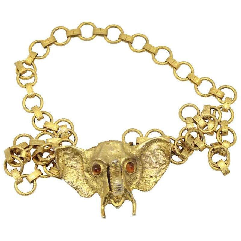 Front view of Topaz Cabochons Belt