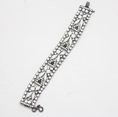 White (chalk Or Milk) Cabochons Bracelet Flat Push In