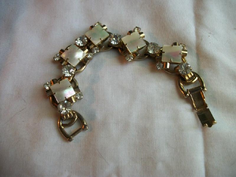 Front view of Clear Square Pearl Bracelet 5 Link