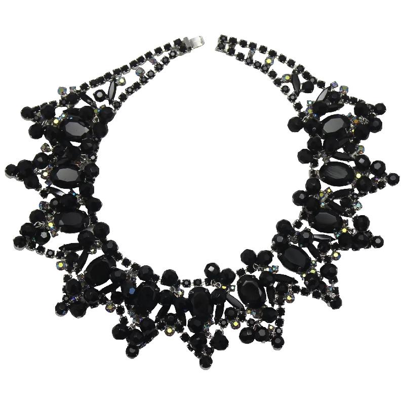 Front view of Black (jet) Oval Necklace