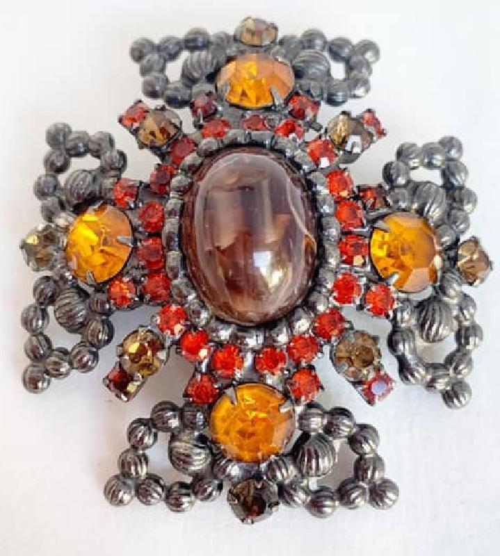 Front view of Fall Cabochons Plastic Brooch