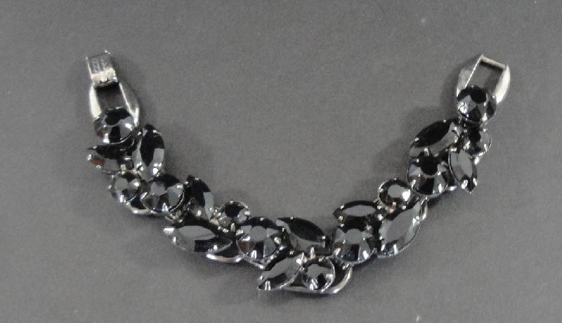Front view of Hematite Navettes Bracelet 5 Link