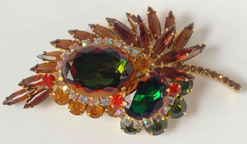 Front view of Fall Oval Multi-Color/Shaded Brooch