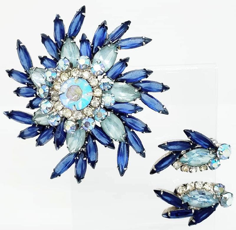 Front view of Blue Navettes Earrings Clip