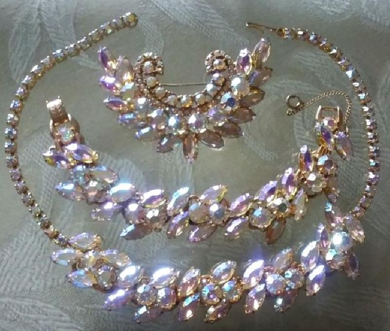 Front view of AB Navettes Bracelet 5 Link