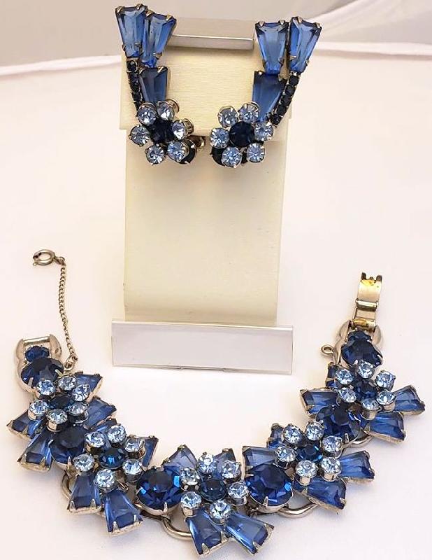 Front view of Blue Keystones Bracelet 5 Link