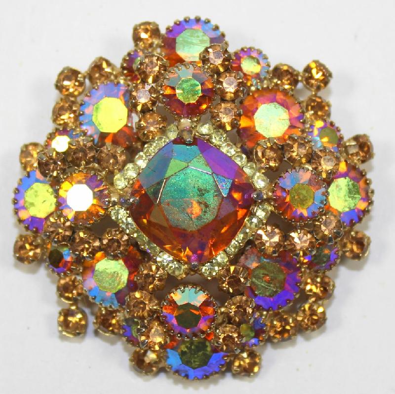 Front view of Topaz Square Brooch