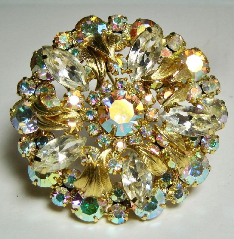 Front view of AB Navettes Pin Pendant