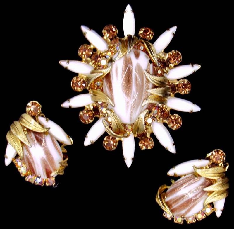 Front view of White (chalk Or Milk) Cabochons Striped Pin Pendant