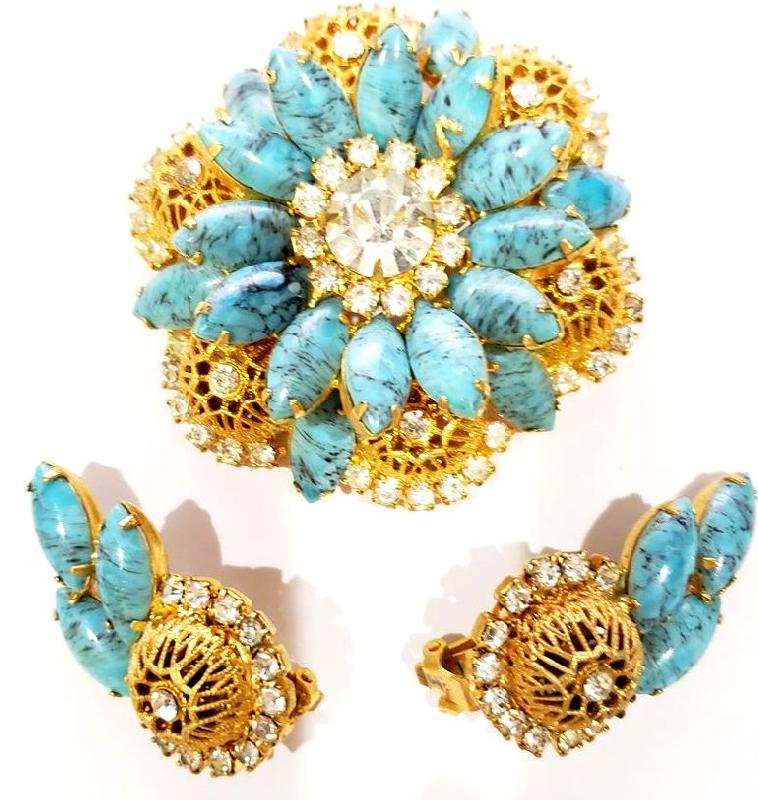 Front view of Turquoise Cabochons Spotted Brooch