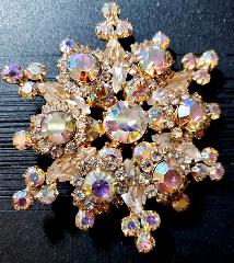 AB Navettes Brooch