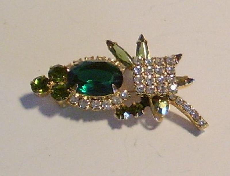 Front view of Green Oval Brooch