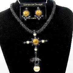 Black (jet) Cabochons Pearl Earrings Clip