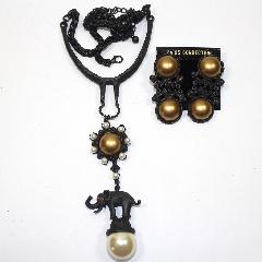 Black (jet) Cabochons Pearl Necklace