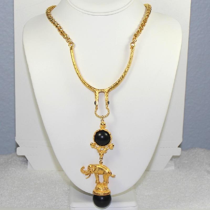 Front view of Black (jet) Cabochons Necklace
