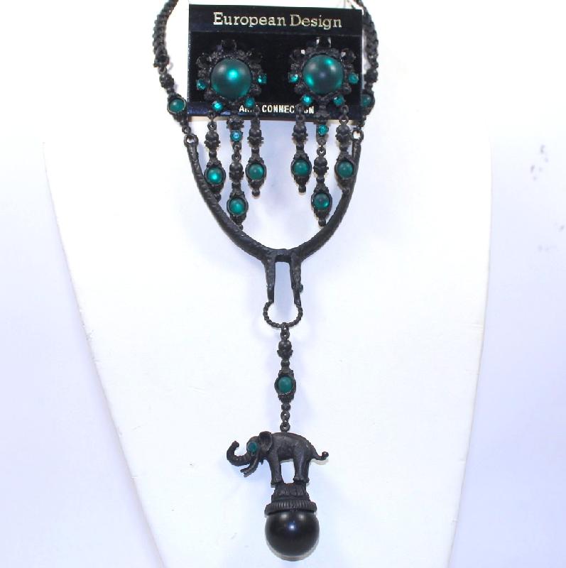 Front view of Black (jet) Cabochons Necklace