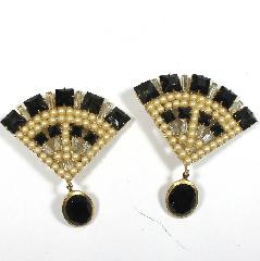 Black (jet) Square Pearl Earrings Clip