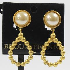 White (chalk Or Milk) Cabochons Pearl Earrings Clip