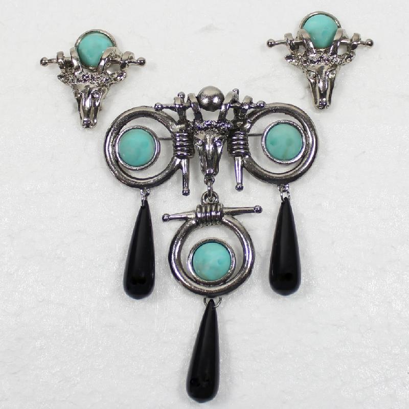 Front view of Turquoise Cabochons Plastic Earrings Clip