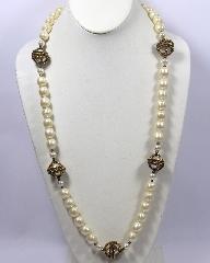 White (chalk Or Milk) Pearl Necklace