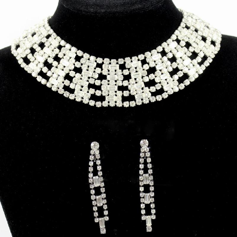 Front view of Clear Baguettes Earrings Clip