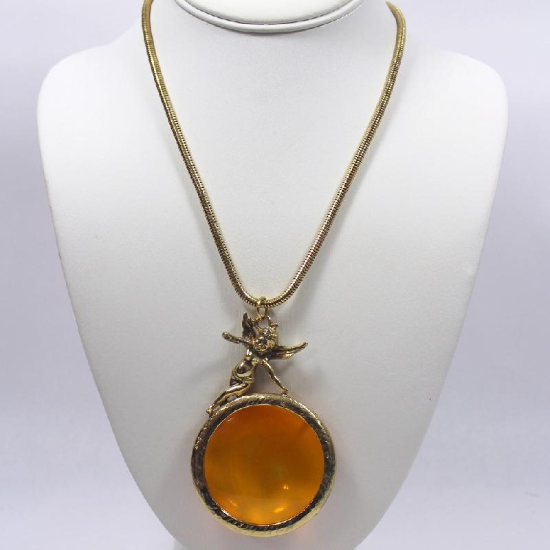 Front view of Orange Pendant