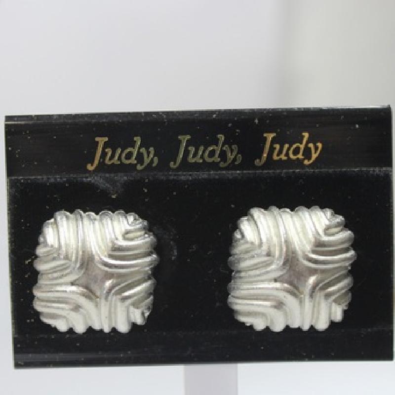 Front view of Earrings Clip