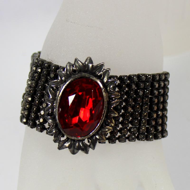 Front view of Red Oval Bracelet Flat Push In