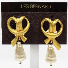 White (chalk Or Milk) Pearl Earrings Clip