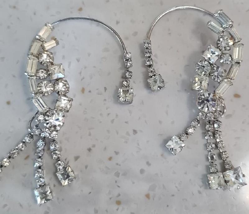 Front view of Clear Square Earrings Wire