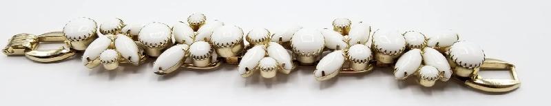 Front view of White (chalk Or Milk) Cabochons Bracelet 5 Link