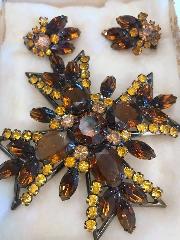 Topaz Oval Pin Pendant