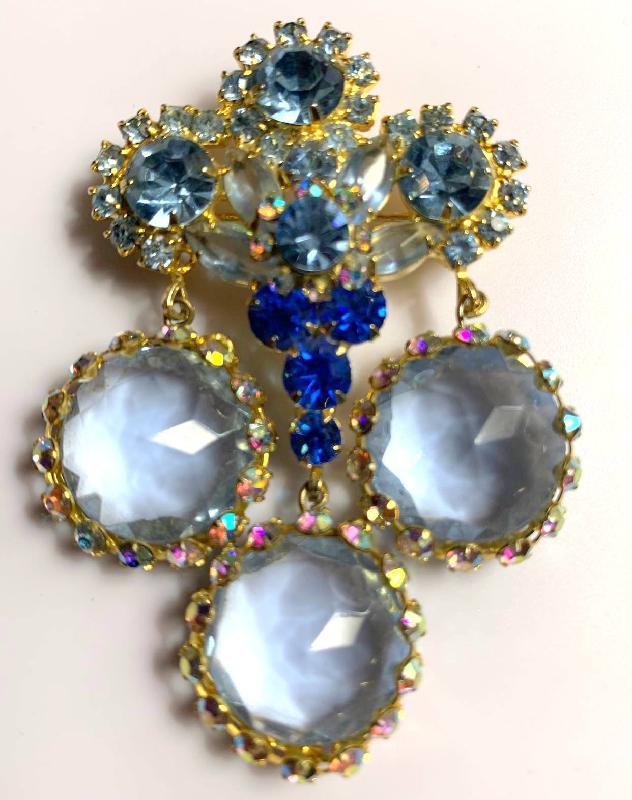 Front view of Blue Framed Disks Pin Pendant