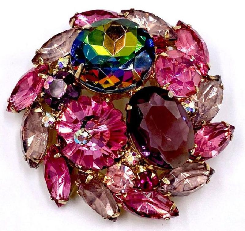 Front view of Pink Oval Rivoli/Margarita Brooch