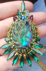Green Cabochons Molded/Cut Pin Pendant