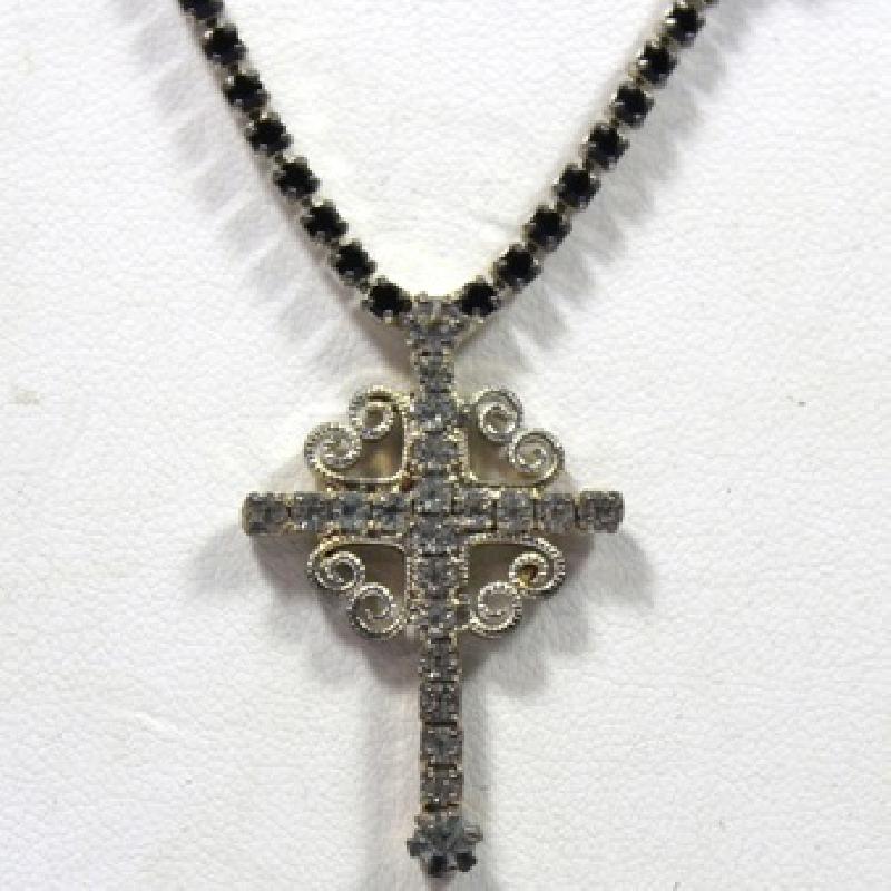 Front view of Gray (black Diamond) Chatons Only Necklace