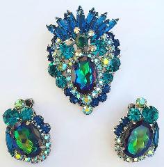 Blue Oval Multi-Color/Shaded Pin Pendant