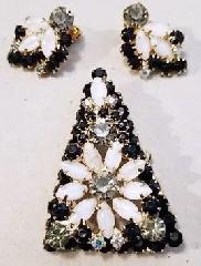 Black (jet) Cabochons Pin Pendant