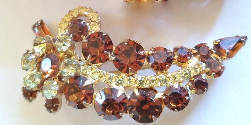 Front view of Topaz Baguettes Brooch