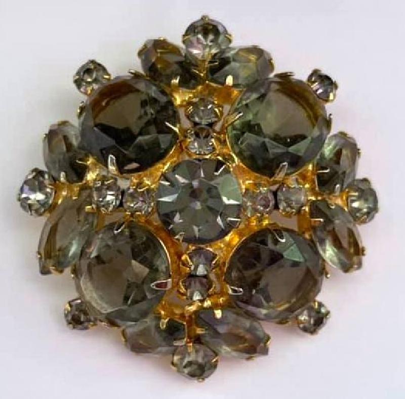 Front view of Gray (black Diamond) Oval Brooch