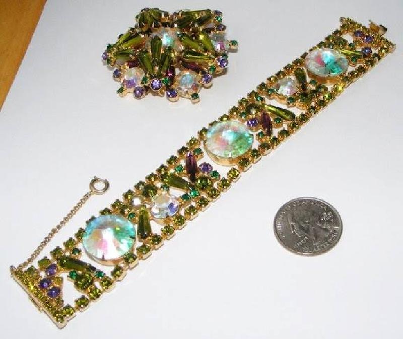 Front view of Green Spear Rivoli/Margarita Brooch