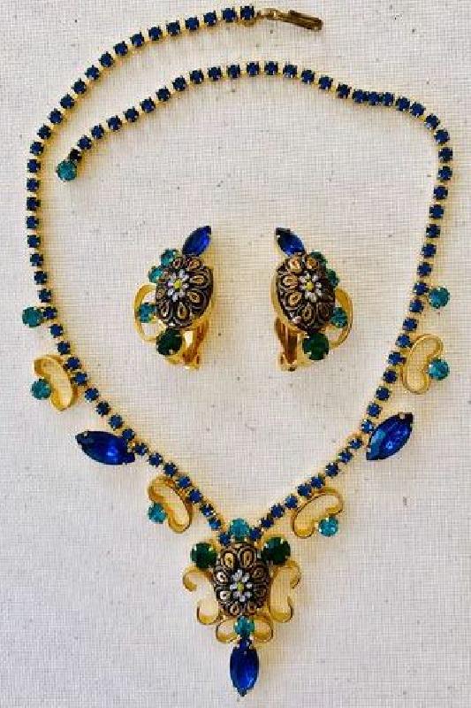 Front view of Multiple Colors Cabochons Molded/Cut Necklace