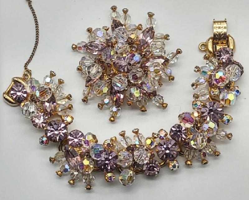 Front view of Purple (cardinal) Navettes Bracelet 5 Link