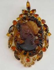 Topaz Cabochons Molded/Cut Pin Pendant