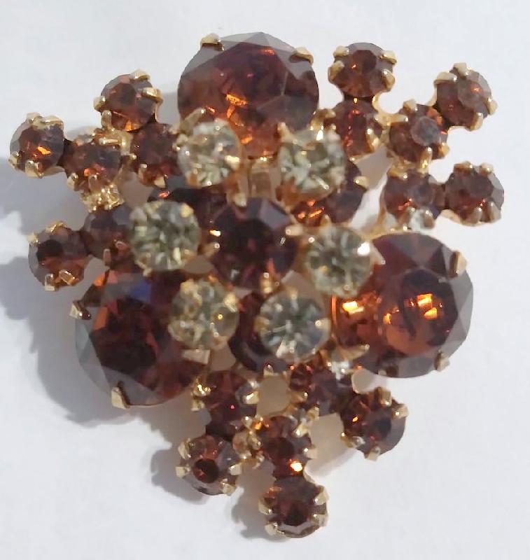 Front view of Topaz Chatons Only Brooch